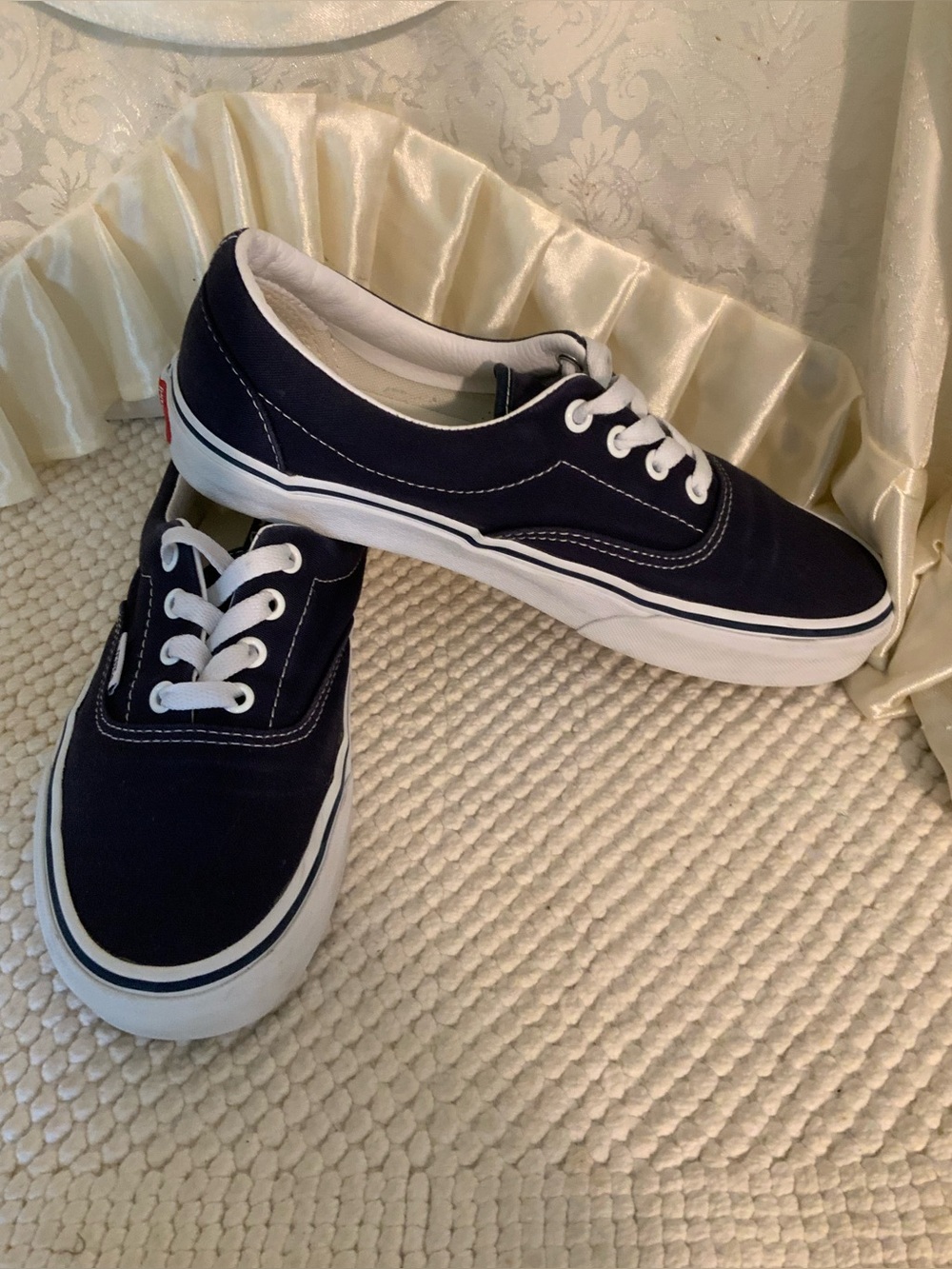 VANS - Picture 3 of 12